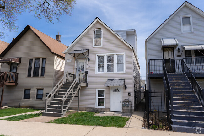 Building Photo - 4145 S Maplewood Ave Rental