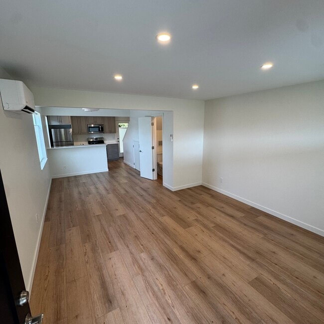 433 W 13th St Unit B