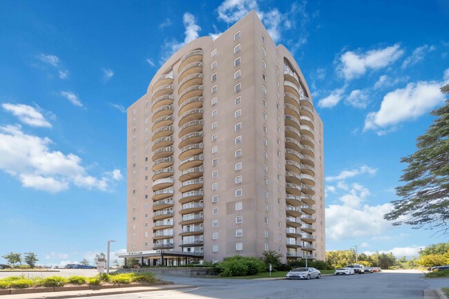 Building Photo - WELCOME TO THE SUMMIT - ONE BEDROOM PENTHOUSE APARTMENT AVAILABLE Unit 1903