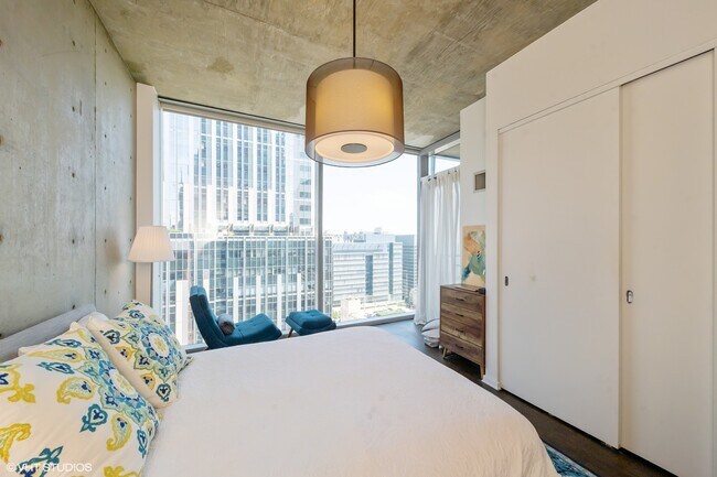 Photo - 600 N Fairbanks Ct Unit 2404