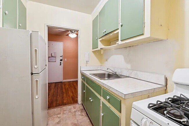 Building Photo - Delightful 1 Bedroom 1 Bathroom  Available Unit 2R Rental