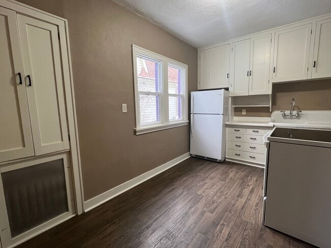 Building Photo - Hamlin-312 8th Ave SE Unit 1/2 Rental