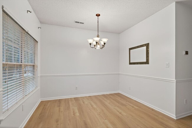 Photo - 302 Dorothy Dr