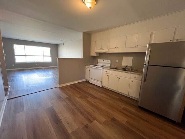 Photo - 3987 Teakwood Dr Unit B