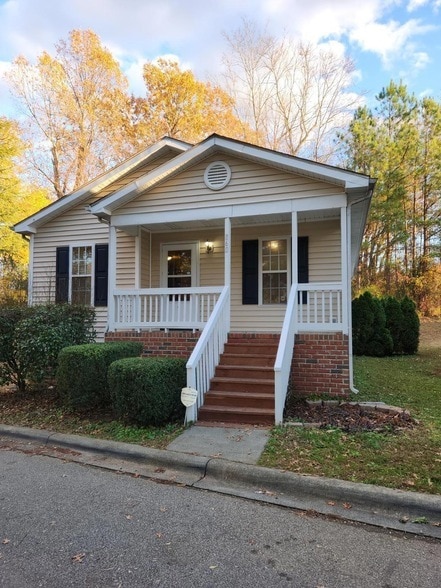 Photo - 860 Darby St