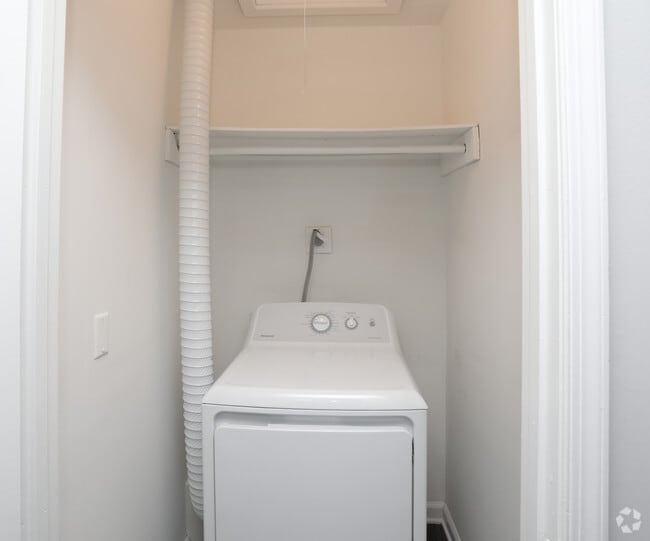 The Melrose Apartments For Rent in Triangle, VA