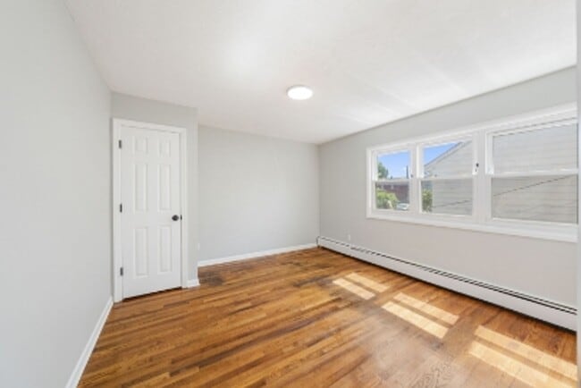 Building Photo - 1213 Roselle St Unit 1A