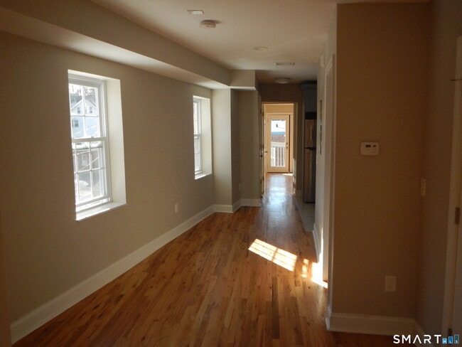 Photo - 412 Howe Ave