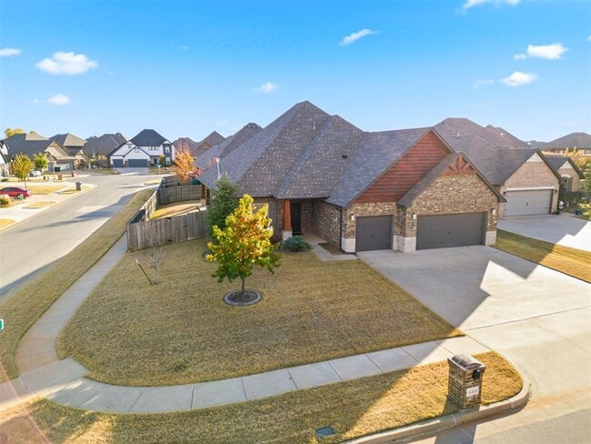 Photo - 6400 NW 164th Cir