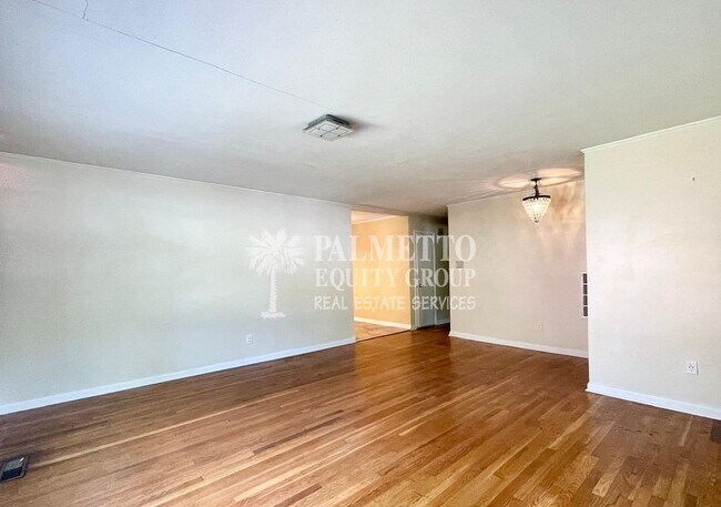 Photo - 2409 W Cornwallis Dr
