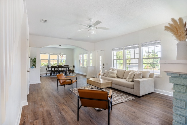 Photo - 1023 E Broad St