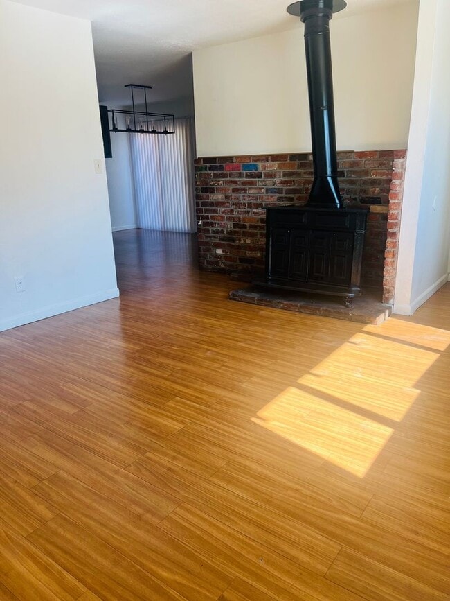 Photo - Spacious 4 BD/2 Bath in centrally located ...