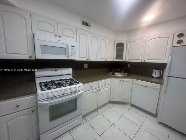 Photo - 2030 S Ocean Dr Unidad 1705