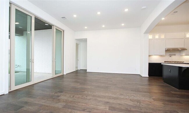 Photo - 9634 Wright Dr