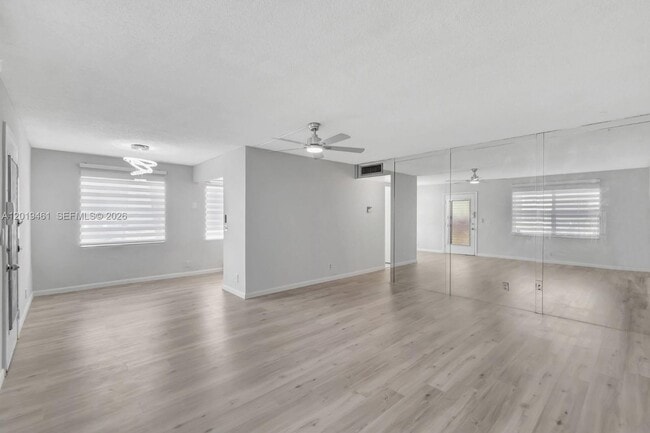 Building Photo - 481 Burgundy P Unit K