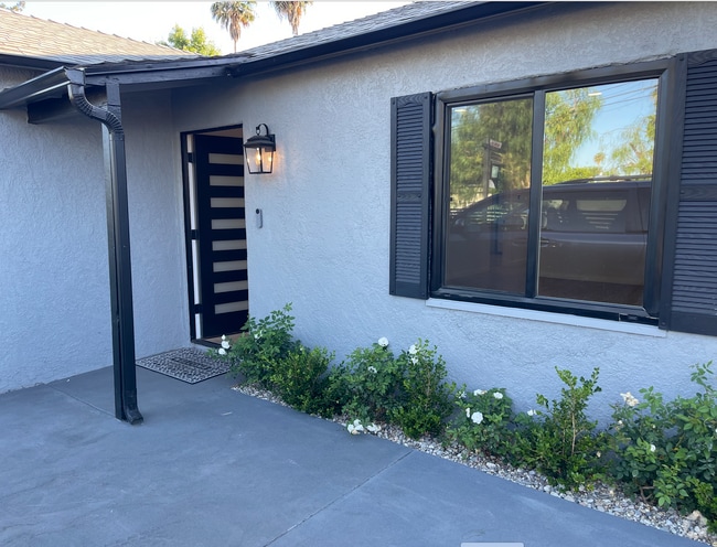 Building Photo - 7449 Variel Ave Rental