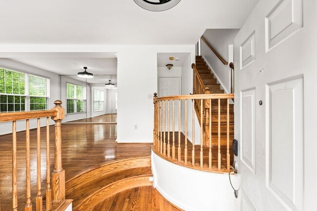 Photo - 6139 Donival Sq