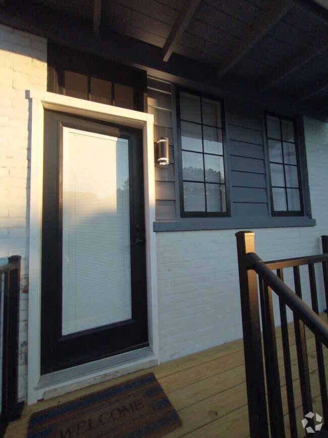 Building Photo - 205 E King St Unit 2 Rental