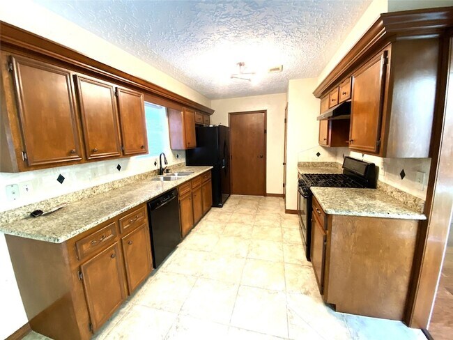 Photo - 22522 Smokey Hill Dr