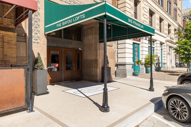 Building Photo - 915 Franklin St Unit 7F