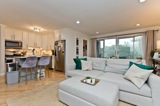 Photo - 4136 N California Ave Condo Unit 304