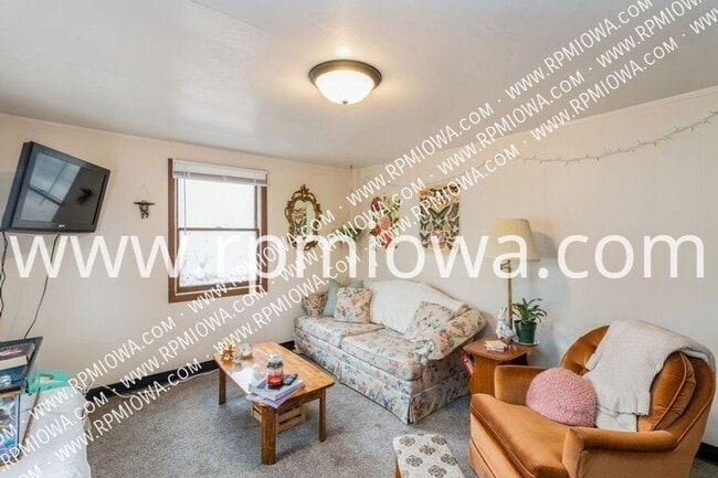 Photo - 3309 Tripp St