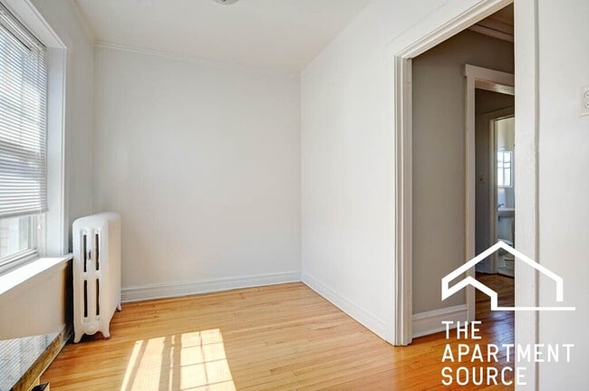 Photo - 4402 N Rockwell St Unit 3