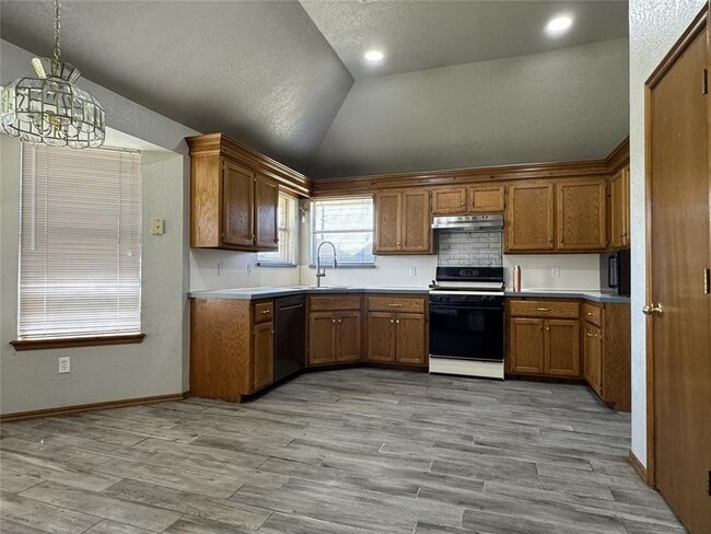 13320 Cayman Ln