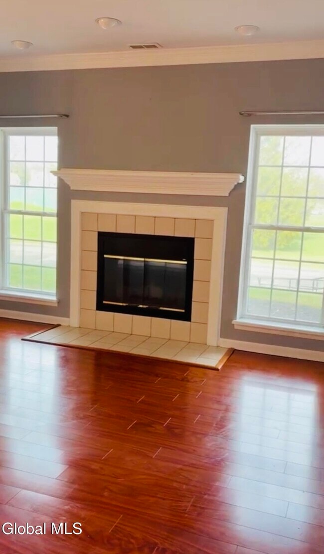 Photo - 413 Diamond Rock Cir