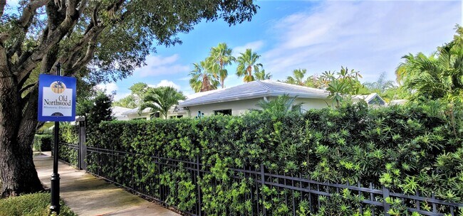 Photo - 403 32nd St