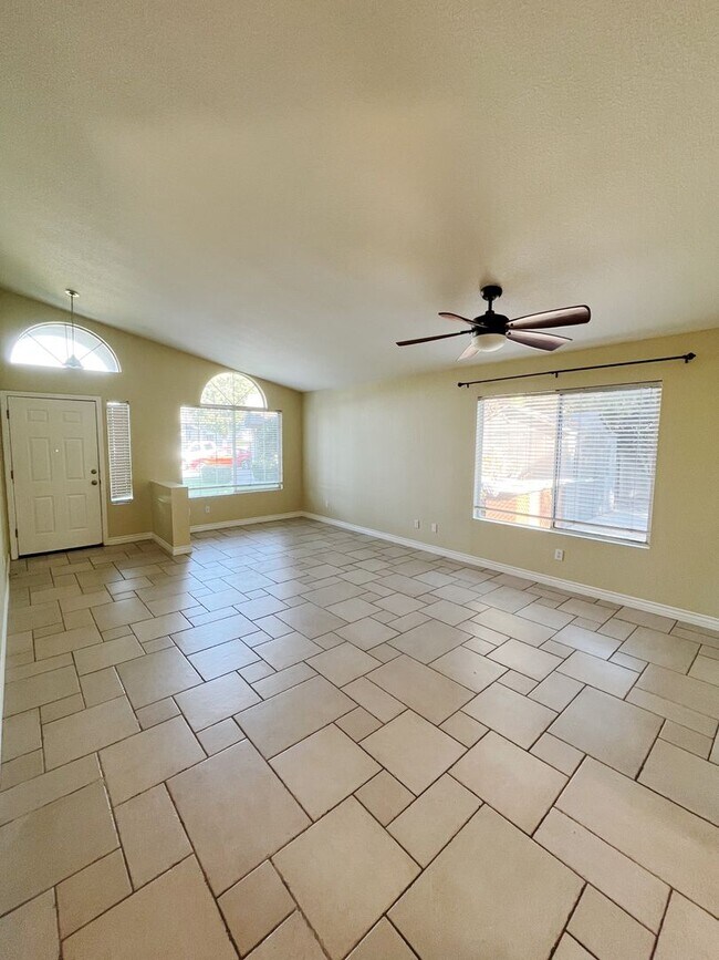 Photo - Beautiful 4/2 Home Near Patwin Park with Pool