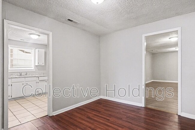 Photo - 1872 Princeton Ct SW