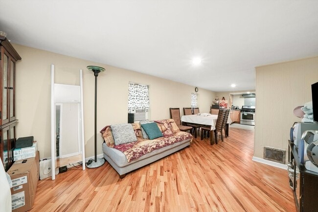 Photo - 4614 N Springfield Ave