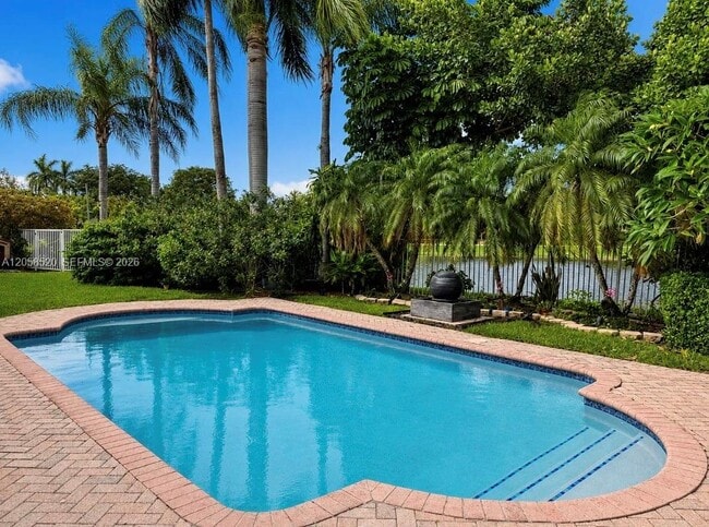 Photo - 16445 Sapphire Pl