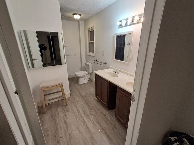 Photo - 3561 Brandau Dr NE