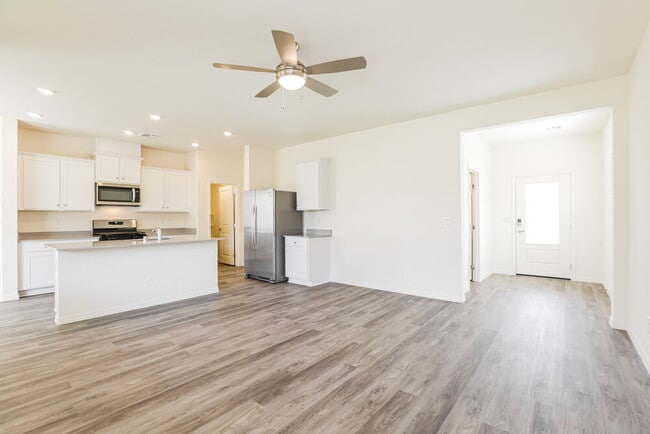 Photo - 1701 Desert Path Ave