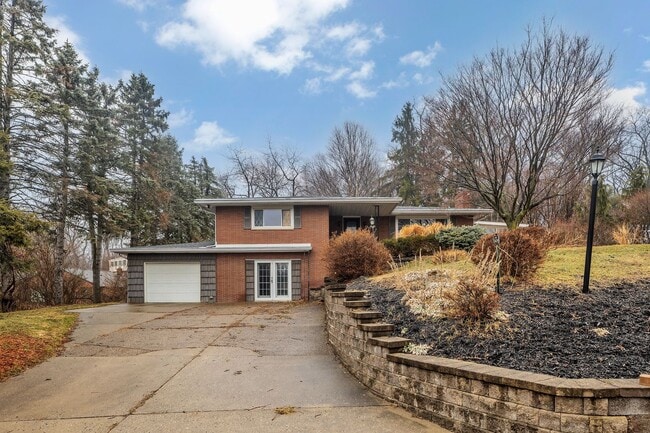 Building Photo - Updated 3BR Home Near Sewickley with Central Air & Finished Walk-Out Basement