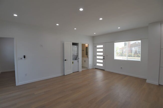 Photo - 5915 Fair Ave Unit 5919.5