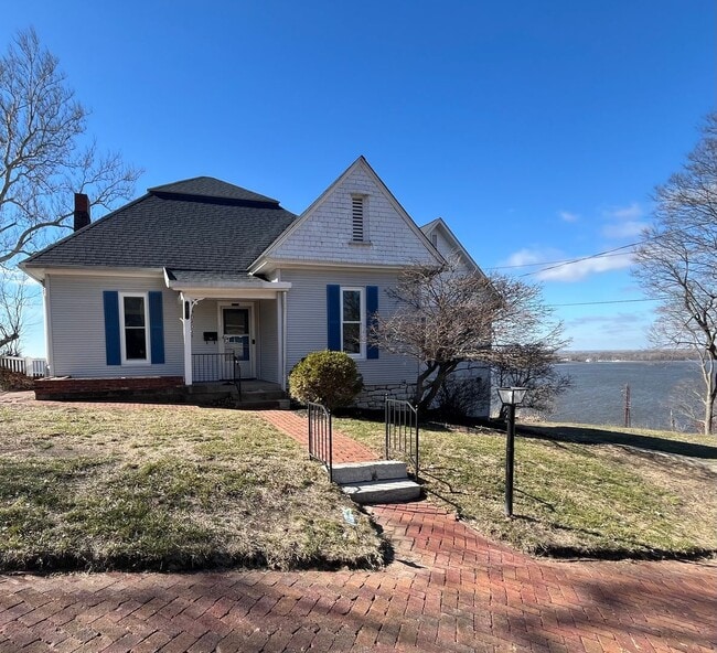 Photo - Beautiful 3 bedroom with river views