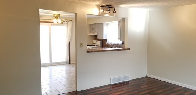 Photo - 1827 Thackeray Ave NW