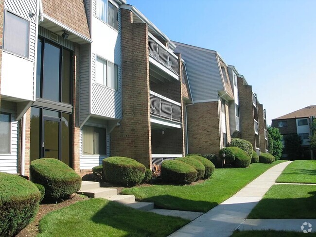 Building Photo - 905 Edison Glen Ter Unit 905 Rental