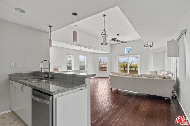 Building Photo - 1744 10th St Unit 1 Rental