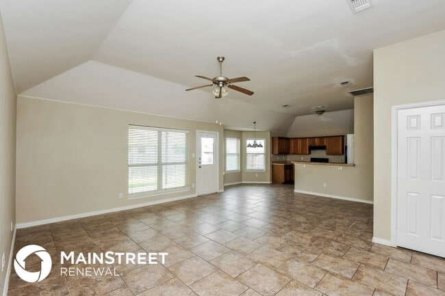 Photo - 120 Currie Ct