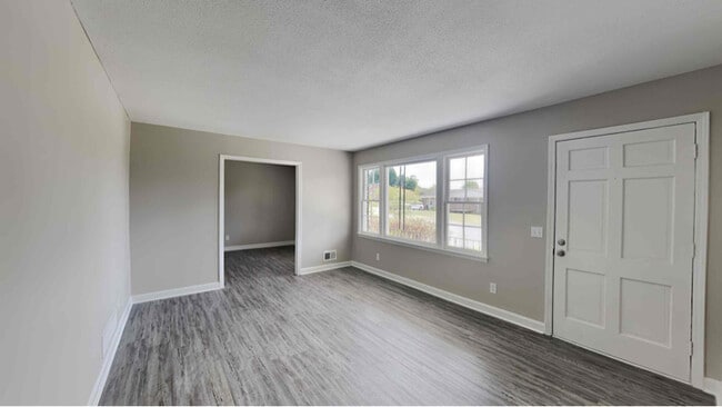 Photo - 1924 Pontiac Ave