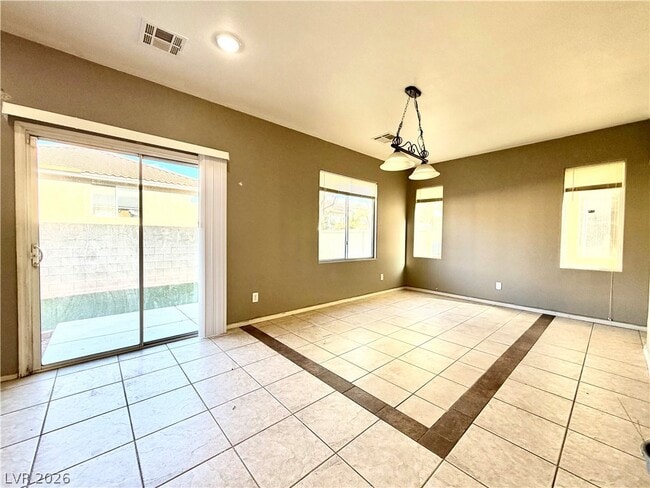 Photo - 890 Sheerwater Ave