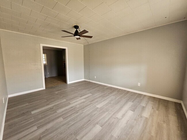 Photo - 601 NW 12th Pl