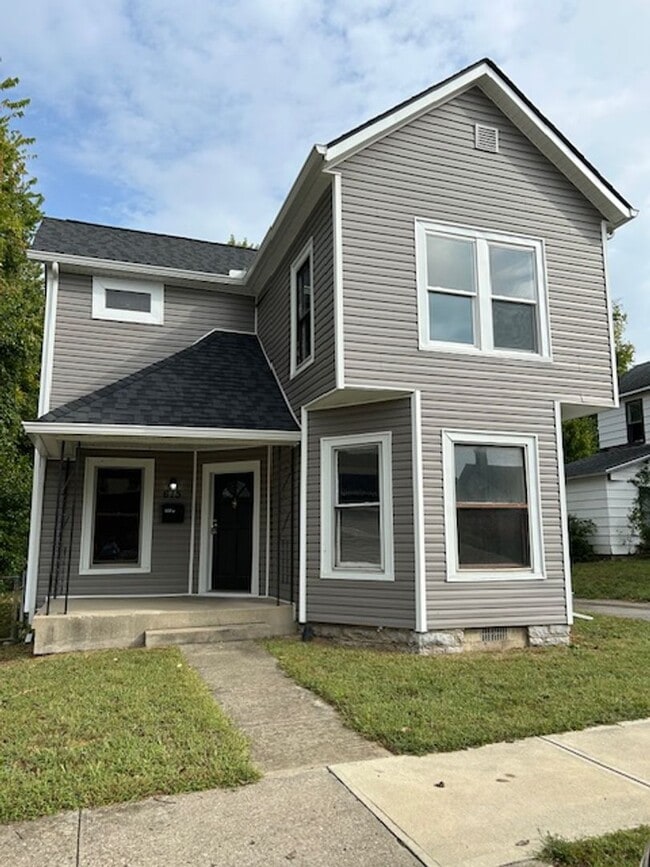 Photo - 611-615 E Pearl St