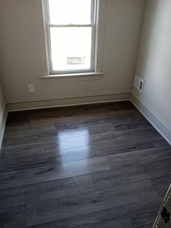 Building Photo - 828-830 Penn Street Unit 830 Penn Street Rental