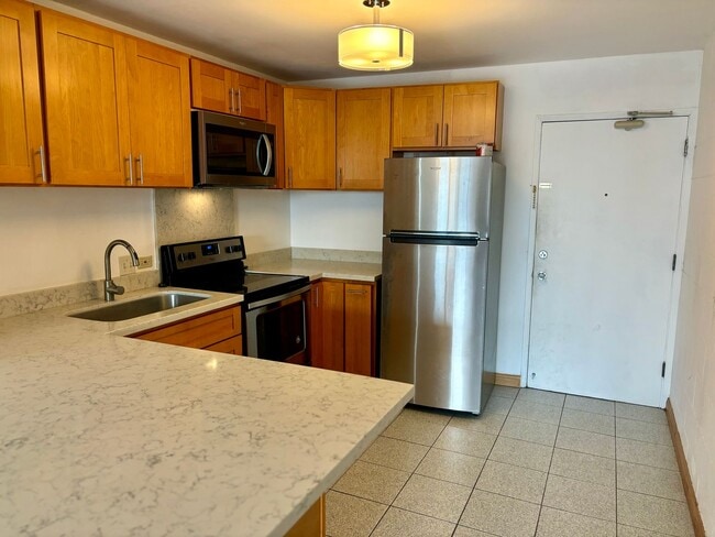 Building Photo - Unfurnished 2 bd, 1 bath 4 floor walk-up w... Unit 401