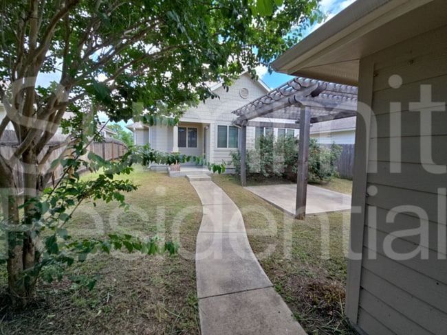 Photo - 514 Silo St